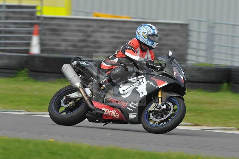 Motorcycle action photographs;anglesey circuit;anglesey trackday photographs;event digital images;eventdigitalimages;no limits trackday;oulton park circuit cheshire;peter wileman photography;trackday;trackday digital images;trackday photos;ty croes circuit wales