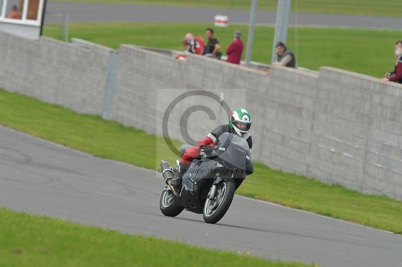 Motorcycle action photographs;anglesey circuit;anglesey trackday photographs;event digital images;eventdigitalimages;no limits trackday;oulton park circuit cheshire;peter wileman photography;trackday;trackday digital images;trackday photos;ty croes circuit wales