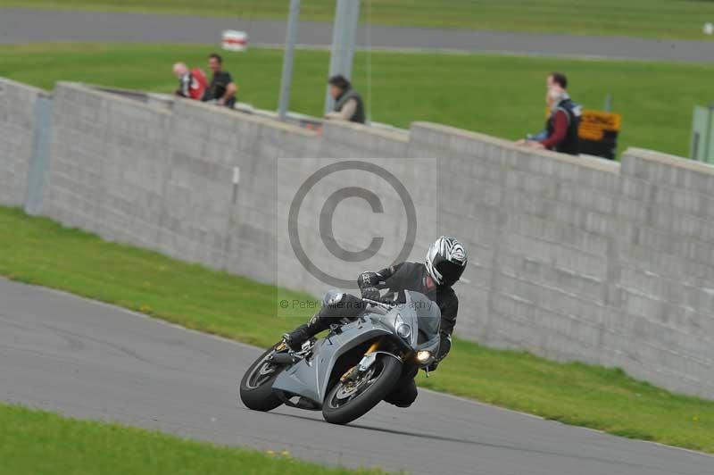 Motorcycle action photographs;anglesey circuit;anglesey trackday photographs;event digital images;eventdigitalimages;no limits trackday;oulton park circuit cheshire;peter wileman photography;trackday;trackday digital images;trackday photos;ty croes circuit wales