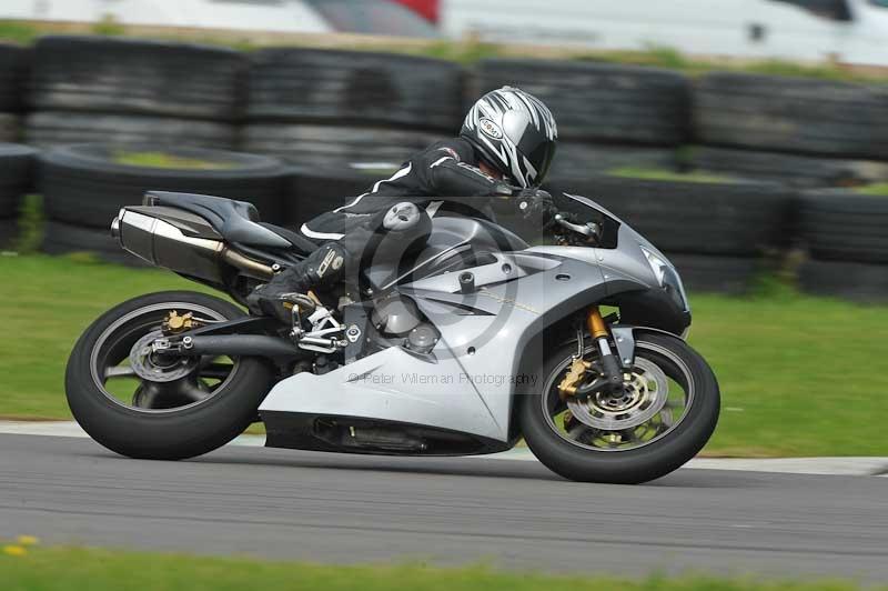 Motorcycle action photographs;anglesey circuit;anglesey trackday photographs;event digital images;eventdigitalimages;no limits trackday;oulton park circuit cheshire;peter wileman photography;trackday;trackday digital images;trackday photos;ty croes circuit wales