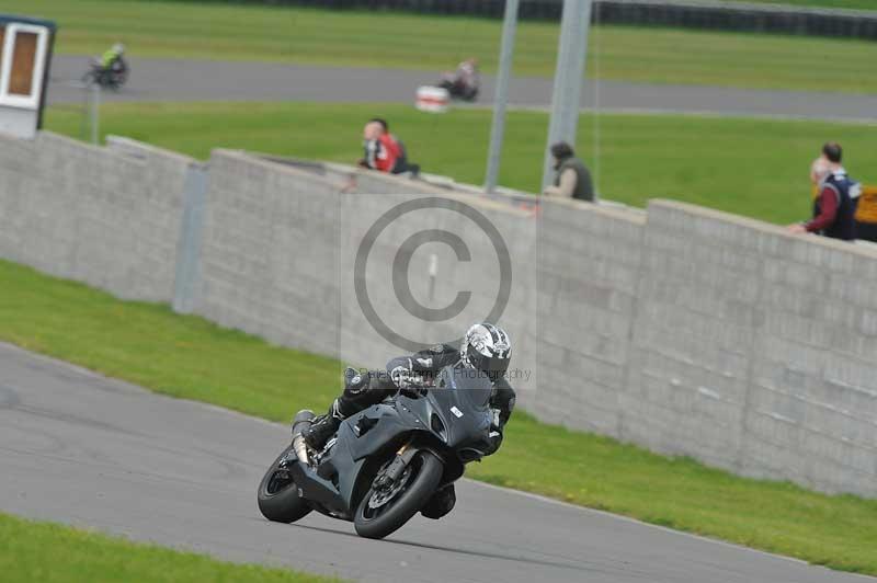 Motorcycle action photographs;anglesey circuit;anglesey trackday photographs;event digital images;eventdigitalimages;no limits trackday;oulton park circuit cheshire;peter wileman photography;trackday;trackday digital images;trackday photos;ty croes circuit wales