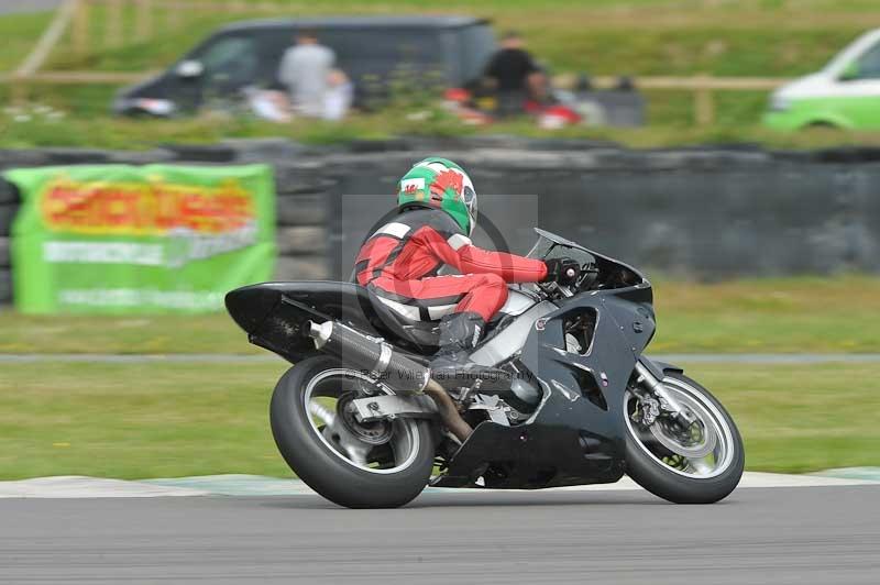 Motorcycle action photographs;anglesey circuit;anglesey trackday photographs;event digital images;eventdigitalimages;no limits trackday;oulton park circuit cheshire;peter wileman photography;trackday;trackday digital images;trackday photos;ty croes circuit wales