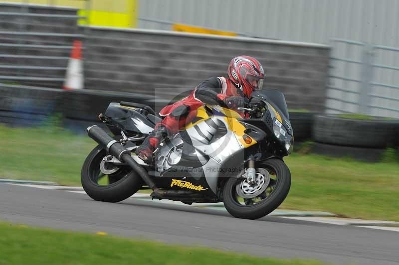 Motorcycle action photographs;anglesey circuit;anglesey trackday photographs;event digital images;eventdigitalimages;no limits trackday;oulton park circuit cheshire;peter wileman photography;trackday;trackday digital images;trackday photos;ty croes circuit wales