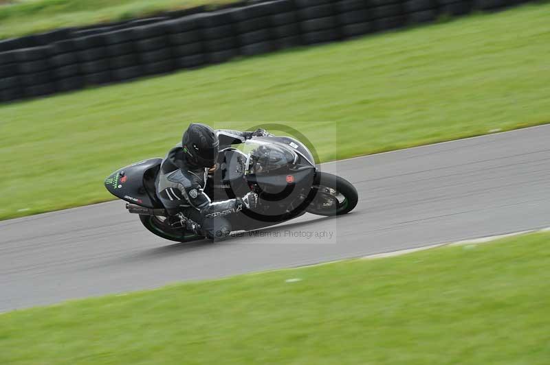 Motorcycle action photographs;anglesey circuit;anglesey trackday photographs;event digital images;eventdigitalimages;no limits trackday;oulton park circuit cheshire;peter wileman photography;trackday;trackday digital images;trackday photos;ty croes circuit wales