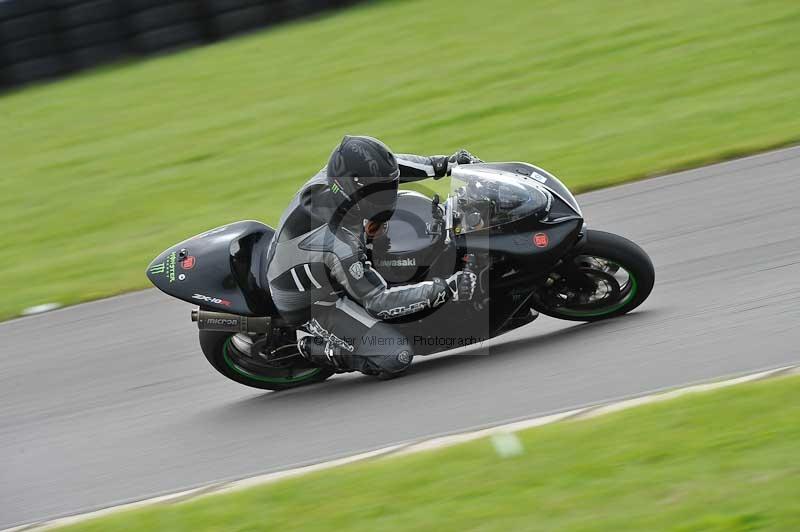 Motorcycle action photographs;anglesey circuit;anglesey trackday photographs;event digital images;eventdigitalimages;no limits trackday;oulton park circuit cheshire;peter wileman photography;trackday;trackday digital images;trackday photos;ty croes circuit wales