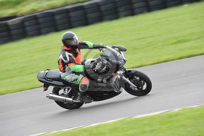 Motorcycle action photographs;anglesey circuit;anglesey trackday photographs;event digital images;eventdigitalimages;no limits trackday;oulton park circuit cheshire;peter wileman photography;trackday;trackday digital images;trackday photos;ty croes circuit wales