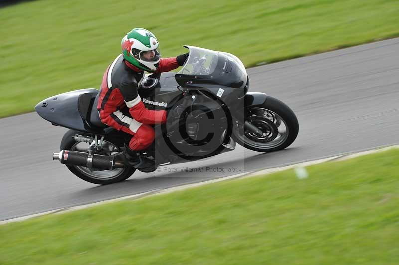 Motorcycle action photographs;anglesey circuit;anglesey trackday photographs;event digital images;eventdigitalimages;no limits trackday;oulton park circuit cheshire;peter wileman photography;trackday;trackday digital images;trackday photos;ty croes circuit wales