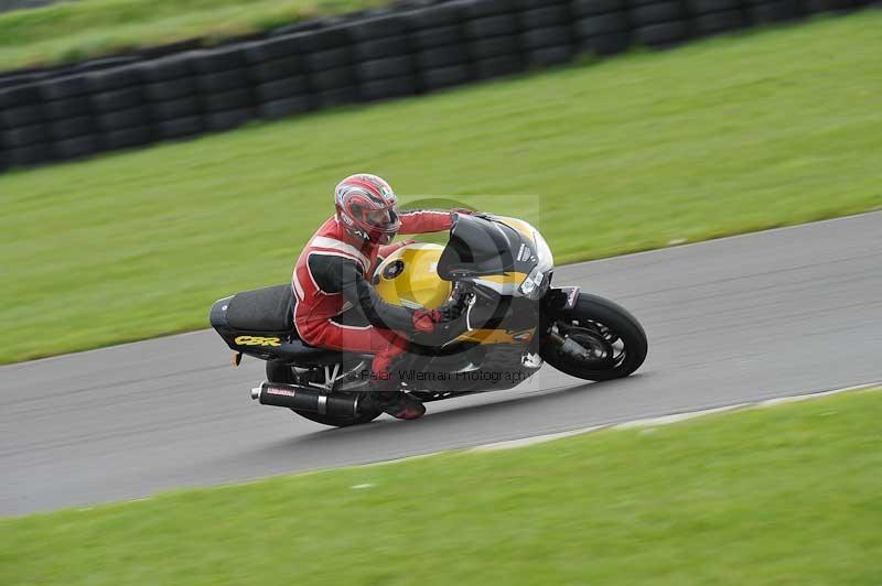 Motorcycle action photographs;anglesey circuit;anglesey trackday photographs;event digital images;eventdigitalimages;no limits trackday;oulton park circuit cheshire;peter wileman photography;trackday;trackday digital images;trackday photos;ty croes circuit wales