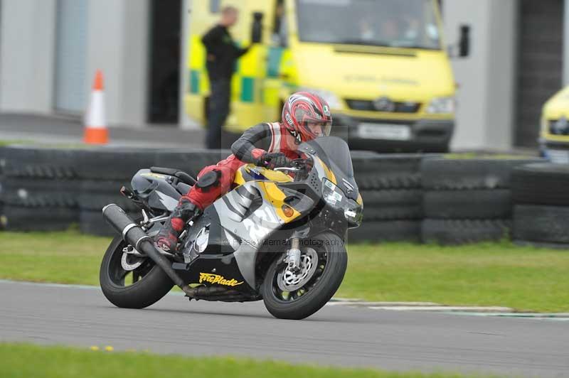 Motorcycle action photographs;anglesey circuit;anglesey trackday photographs;event digital images;eventdigitalimages;no limits trackday;oulton park circuit cheshire;peter wileman photography;trackday;trackday digital images;trackday photos;ty croes circuit wales