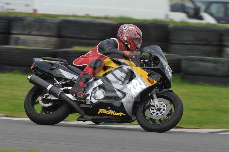 Motorcycle action photographs;anglesey circuit;anglesey trackday photographs;event digital images;eventdigitalimages;no limits trackday;oulton park circuit cheshire;peter wileman photography;trackday;trackday digital images;trackday photos;ty croes circuit wales