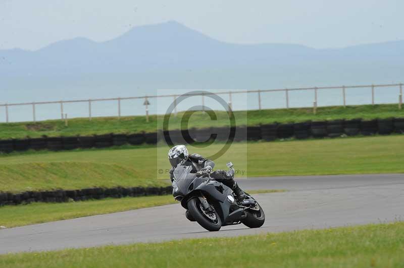 Motorcycle action photographs;anglesey circuit;anglesey trackday photographs;event digital images;eventdigitalimages;no limits trackday;oulton park circuit cheshire;peter wileman photography;trackday;trackday digital images;trackday photos;ty croes circuit wales