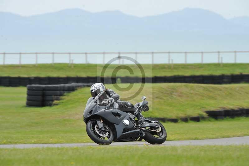 Motorcycle action photographs;anglesey circuit;anglesey trackday photographs;event digital images;eventdigitalimages;no limits trackday;oulton park circuit cheshire;peter wileman photography;trackday;trackday digital images;trackday photos;ty croes circuit wales