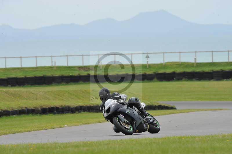 Motorcycle action photographs;anglesey circuit;anglesey trackday photographs;event digital images;eventdigitalimages;no limits trackday;oulton park circuit cheshire;peter wileman photography;trackday;trackday digital images;trackday photos;ty croes circuit wales