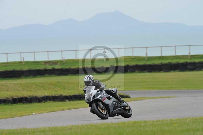 Motorcycle action photographs;anglesey circuit;anglesey trackday photographs;event digital images;eventdigitalimages;no limits trackday;oulton park circuit cheshire;peter wileman photography;trackday;trackday digital images;trackday photos;ty croes circuit wales