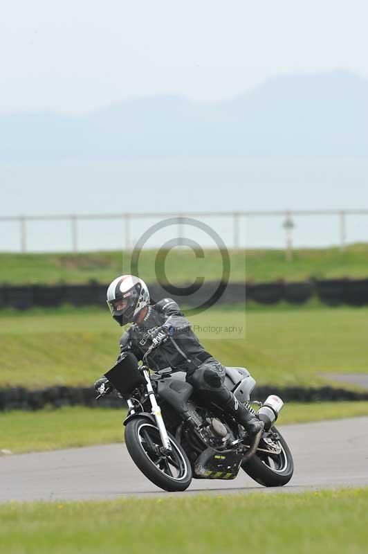 Motorcycle action photographs;anglesey circuit;anglesey trackday photographs;event digital images;eventdigitalimages;no limits trackday;oulton park circuit cheshire;peter wileman photography;trackday;trackday digital images;trackday photos;ty croes circuit wales