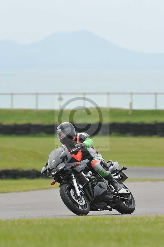 Motorcycle action photographs;anglesey circuit;anglesey trackday photographs;event digital images;eventdigitalimages;no limits trackday;oulton park circuit cheshire;peter wileman photography;trackday;trackday digital images;trackday photos;ty croes circuit wales