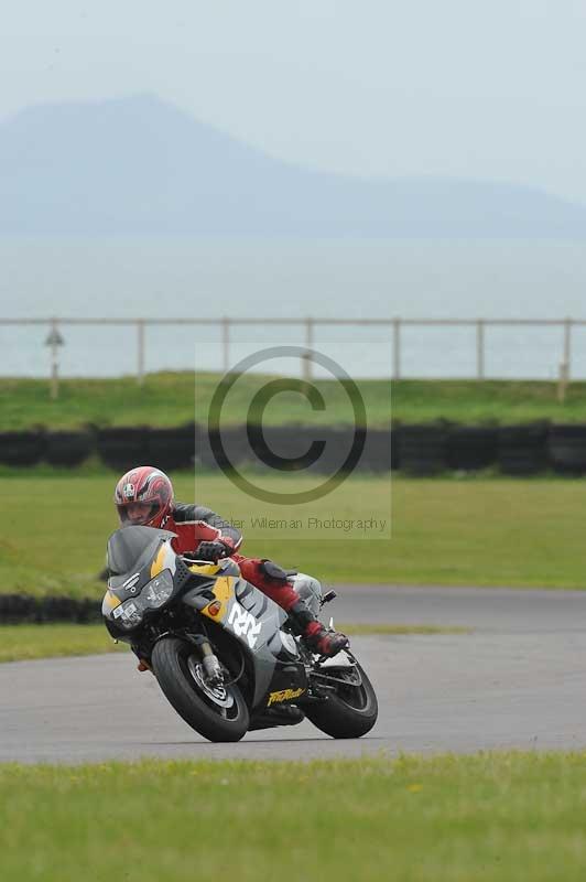 Motorcycle action photographs;anglesey circuit;anglesey trackday photographs;event digital images;eventdigitalimages;no limits trackday;oulton park circuit cheshire;peter wileman photography;trackday;trackday digital images;trackday photos;ty croes circuit wales