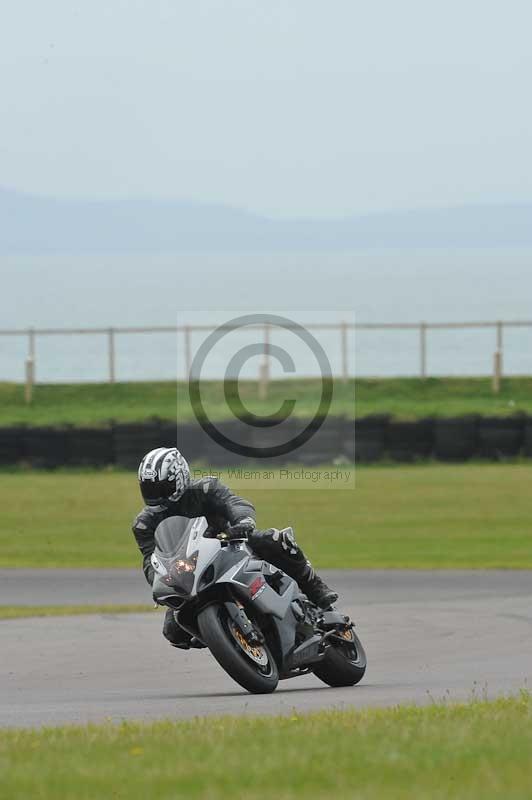 Motorcycle action photographs;anglesey circuit;anglesey trackday photographs;event digital images;eventdigitalimages;no limits trackday;oulton park circuit cheshire;peter wileman photography;trackday;trackday digital images;trackday photos;ty croes circuit wales