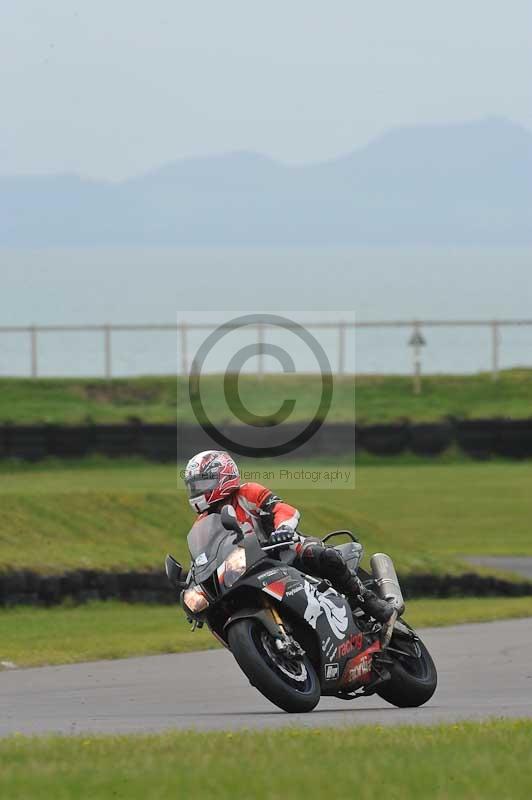 Motorcycle action photographs;anglesey circuit;anglesey trackday photographs;event digital images;eventdigitalimages;no limits trackday;oulton park circuit cheshire;peter wileman photography;trackday;trackday digital images;trackday photos;ty croes circuit wales