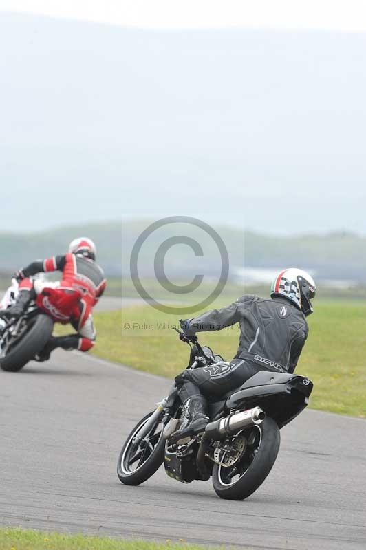 Motorcycle action photographs;anglesey circuit;anglesey trackday photographs;event digital images;eventdigitalimages;no limits trackday;oulton park circuit cheshire;peter wileman photography;trackday;trackday digital images;trackday photos;ty croes circuit wales