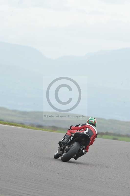 Motorcycle action photographs;anglesey circuit;anglesey trackday photographs;event digital images;eventdigitalimages;no limits trackday;oulton park circuit cheshire;peter wileman photography;trackday;trackday digital images;trackday photos;ty croes circuit wales