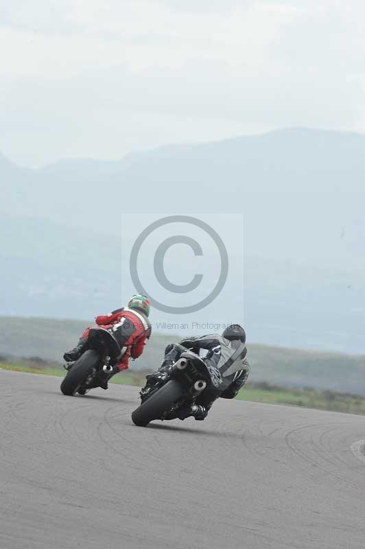 Motorcycle action photographs;anglesey circuit;anglesey trackday photographs;event digital images;eventdigitalimages;no limits trackday;oulton park circuit cheshire;peter wileman photography;trackday;trackday digital images;trackday photos;ty croes circuit wales