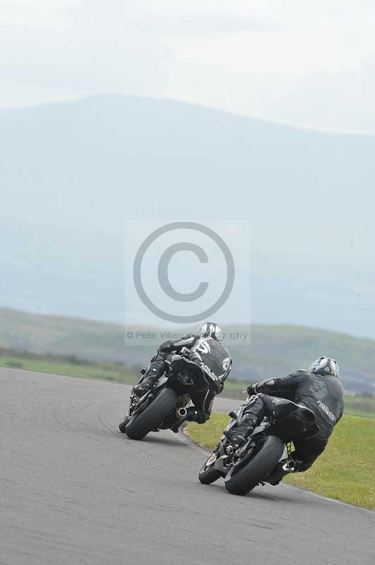 Motorcycle action photographs;anglesey circuit;anglesey trackday photographs;event digital images;eventdigitalimages;no limits trackday;oulton park circuit cheshire;peter wileman photography;trackday;trackday digital images;trackday photos;ty croes circuit wales