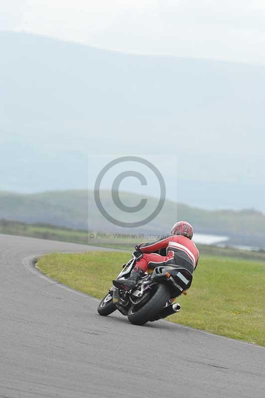 Motorcycle action photographs;anglesey circuit;anglesey trackday photographs;event digital images;eventdigitalimages;no limits trackday;oulton park circuit cheshire;peter wileman photography;trackday;trackday digital images;trackday photos;ty croes circuit wales