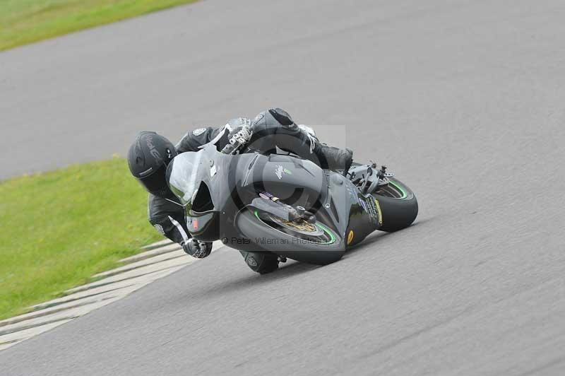 Motorcycle action photographs;anglesey circuit;anglesey trackday photographs;event digital images;eventdigitalimages;no limits trackday;oulton park circuit cheshire;peter wileman photography;trackday;trackday digital images;trackday photos;ty croes circuit wales