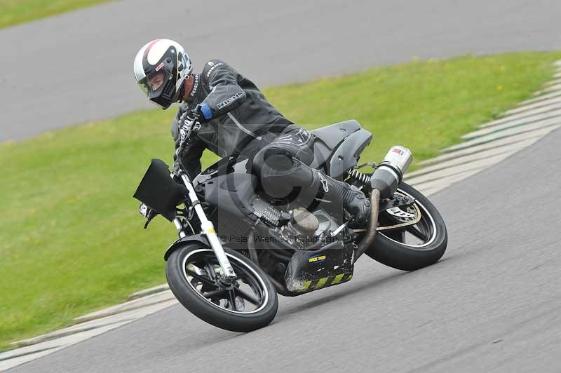 Motorcycle action photographs;anglesey circuit;anglesey trackday photographs;event digital images;eventdigitalimages;no limits trackday;oulton park circuit cheshire;peter wileman photography;trackday;trackday digital images;trackday photos;ty croes circuit wales