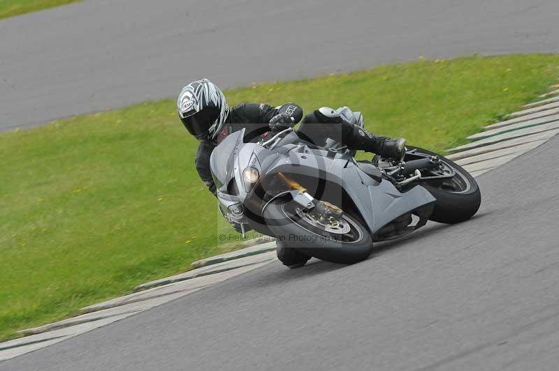 Motorcycle action photographs;anglesey circuit;anglesey trackday photographs;event digital images;eventdigitalimages;no limits trackday;oulton park circuit cheshire;peter wileman photography;trackday;trackday digital images;trackday photos;ty croes circuit wales