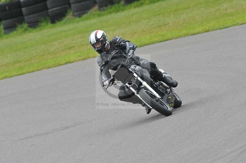 Motorcycle action photographs;anglesey circuit;anglesey trackday photographs;event digital images;eventdigitalimages;no limits trackday;oulton park circuit cheshire;peter wileman photography;trackday;trackday digital images;trackday photos;ty croes circuit wales