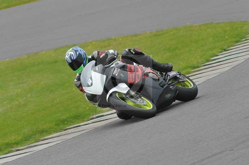 Motorcycle action photographs;anglesey circuit;anglesey trackday photographs;event digital images;eventdigitalimages;no limits trackday;oulton park circuit cheshire;peter wileman photography;trackday;trackday digital images;trackday photos;ty croes circuit wales