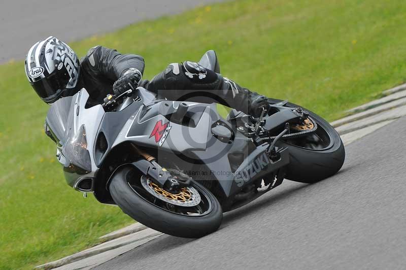 Motorcycle action photographs;anglesey circuit;anglesey trackday photographs;event digital images;eventdigitalimages;no limits trackday;oulton park circuit cheshire;peter wileman photography;trackday;trackday digital images;trackday photos;ty croes circuit wales