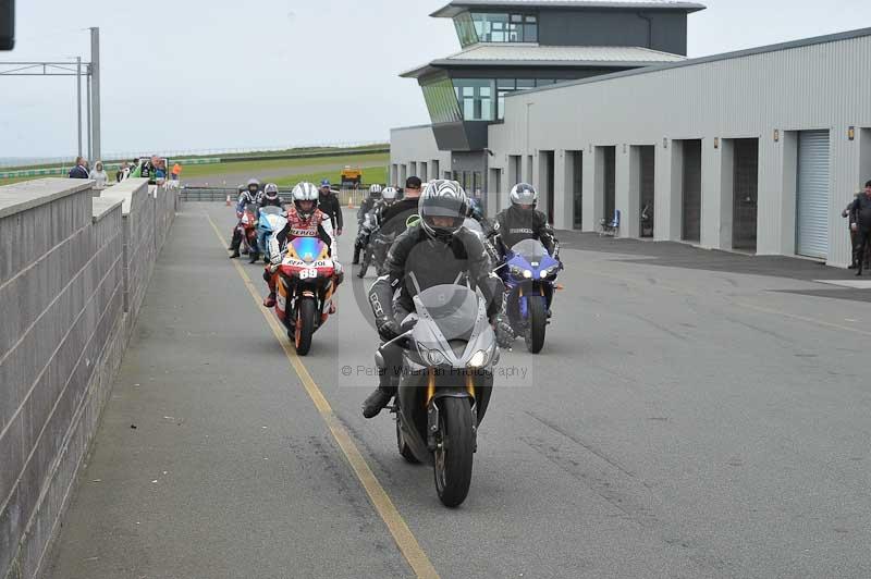 Motorcycle action photographs;anglesey circuit;anglesey trackday photographs;event digital images;eventdigitalimages;no limits trackday;oulton park circuit cheshire;peter wileman photography;trackday;trackday digital images;trackday photos;ty croes circuit wales