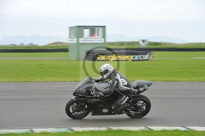 Motorcycle action photographs;anglesey circuit;anglesey trackday photographs;event digital images;eventdigitalimages;no limits trackday;oulton park circuit cheshire;peter wileman photography;trackday;trackday digital images;trackday photos;ty croes circuit wales