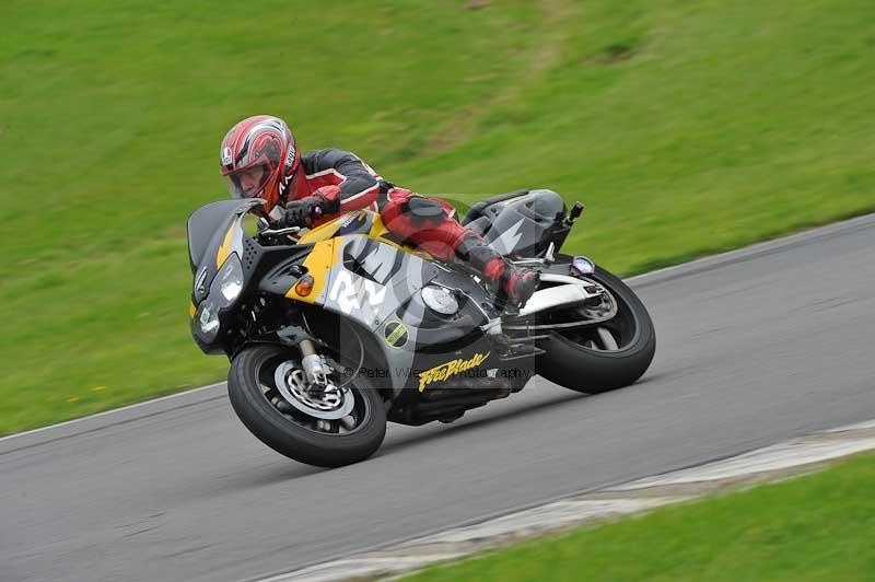 Motorcycle action photographs;anglesey circuit;anglesey trackday photographs;event digital images;eventdigitalimages;no limits trackday;oulton park circuit cheshire;peter wileman photography;trackday;trackday digital images;trackday photos;ty croes circuit wales