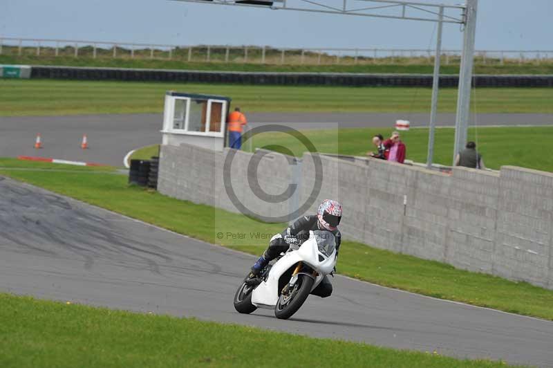 Motorcycle action photographs;anglesey circuit;anglesey trackday photographs;event digital images;eventdigitalimages;no limits trackday;oulton park circuit cheshire;peter wileman photography;trackday;trackday digital images;trackday photos;ty croes circuit wales