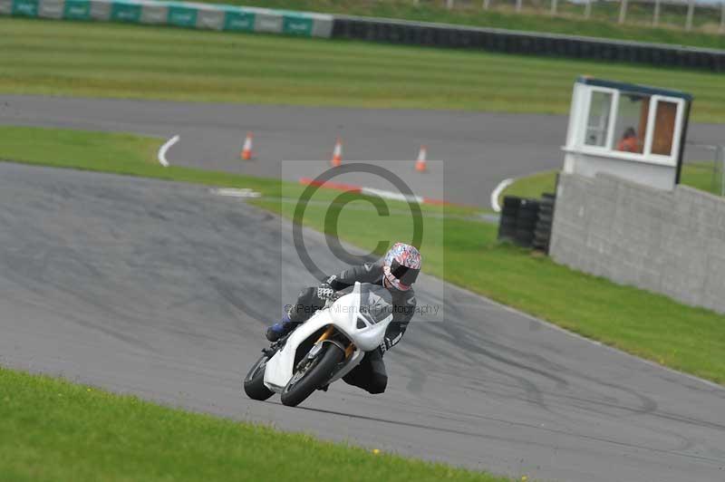 Motorcycle action photographs;anglesey circuit;anglesey trackday photographs;event digital images;eventdigitalimages;no limits trackday;oulton park circuit cheshire;peter wileman photography;trackday;trackday digital images;trackday photos;ty croes circuit wales