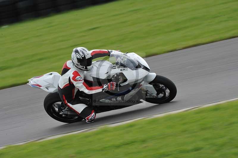 Motorcycle action photographs;anglesey circuit;anglesey trackday photographs;event digital images;eventdigitalimages;no limits trackday;oulton park circuit cheshire;peter wileman photography;trackday;trackday digital images;trackday photos;ty croes circuit wales