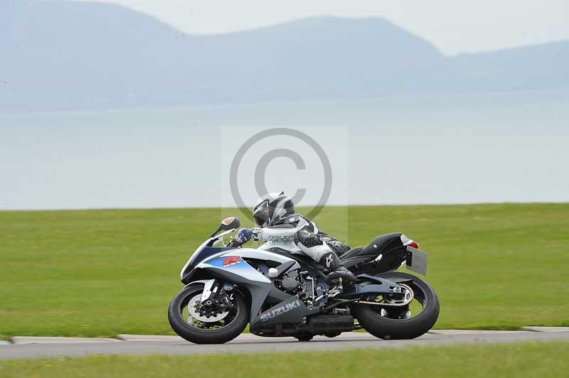 Motorcycle action photographs;anglesey circuit;anglesey trackday photographs;event digital images;eventdigitalimages;no limits trackday;oulton park circuit cheshire;peter wileman photography;trackday;trackday digital images;trackday photos;ty croes circuit wales