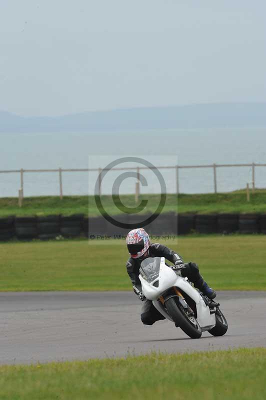 Motorcycle action photographs;anglesey circuit;anglesey trackday photographs;event digital images;eventdigitalimages;no limits trackday;oulton park circuit cheshire;peter wileman photography;trackday;trackday digital images;trackday photos;ty croes circuit wales