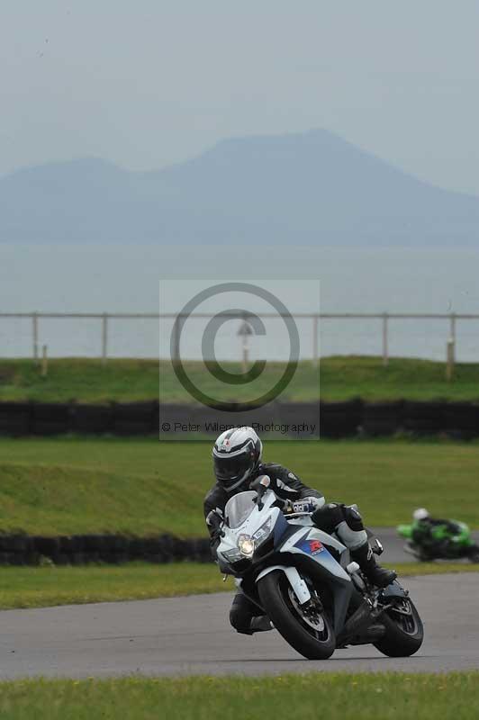 Motorcycle action photographs;anglesey circuit;anglesey trackday photographs;event digital images;eventdigitalimages;no limits trackday;oulton park circuit cheshire;peter wileman photography;trackday;trackday digital images;trackday photos;ty croes circuit wales