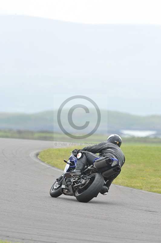 Motorcycle action photographs;anglesey circuit;anglesey trackday photographs;event digital images;eventdigitalimages;no limits trackday;oulton park circuit cheshire;peter wileman photography;trackday;trackday digital images;trackday photos;ty croes circuit wales