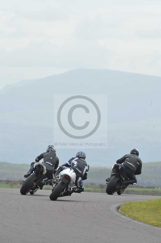 Motorcycle action photographs;anglesey circuit;anglesey trackday photographs;event digital images;eventdigitalimages;no limits trackday;oulton park circuit cheshire;peter wileman photography;trackday;trackday digital images;trackday photos;ty croes circuit wales