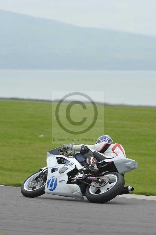 Motorcycle action photographs;anglesey circuit;anglesey trackday photographs;event digital images;eventdigitalimages;no limits trackday;oulton park circuit cheshire;peter wileman photography;trackday;trackday digital images;trackday photos;ty croes circuit wales