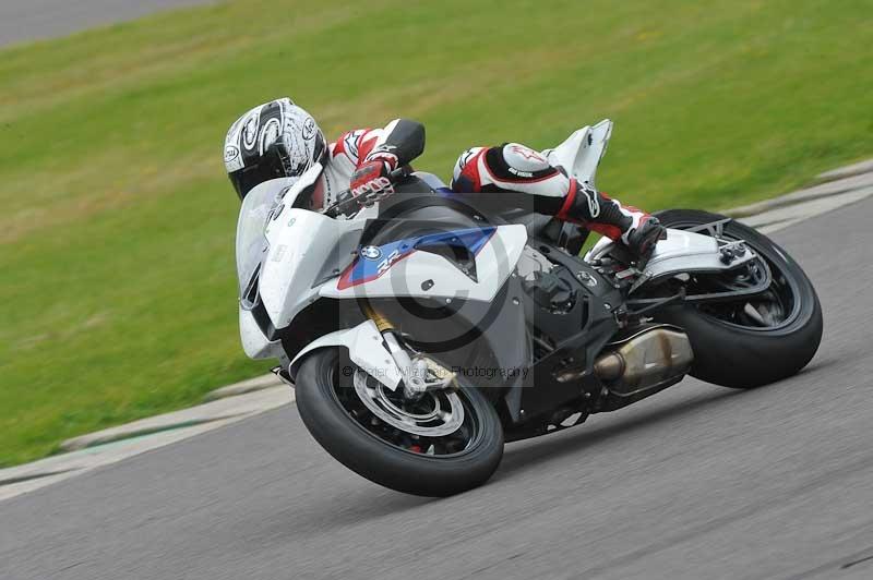 Motorcycle action photographs;anglesey circuit;anglesey trackday photographs;event digital images;eventdigitalimages;no limits trackday;oulton park circuit cheshire;peter wileman photography;trackday;trackday digital images;trackday photos;ty croes circuit wales