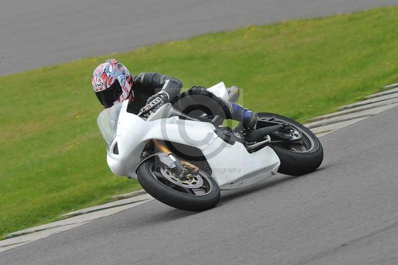 Motorcycle action photographs;anglesey circuit;anglesey trackday photographs;event digital images;eventdigitalimages;no limits trackday;oulton park circuit cheshire;peter wileman photography;trackday;trackday digital images;trackday photos;ty croes circuit wales