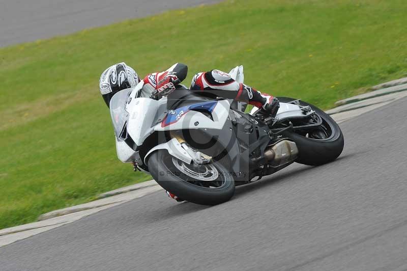 Motorcycle action photographs;anglesey circuit;anglesey trackday photographs;event digital images;eventdigitalimages;no limits trackday;oulton park circuit cheshire;peter wileman photography;trackday;trackday digital images;trackday photos;ty croes circuit wales