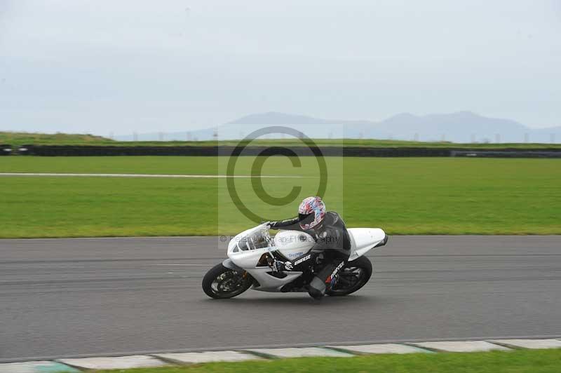 Motorcycle action photographs;anglesey circuit;anglesey trackday photographs;event digital images;eventdigitalimages;no limits trackday;oulton park circuit cheshire;peter wileman photography;trackday;trackday digital images;trackday photos;ty croes circuit wales